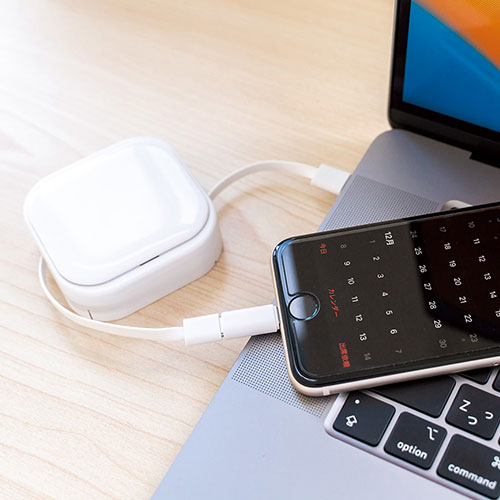リール式マルチ充電ケーブル